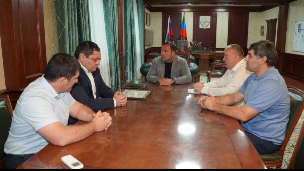Глава Хасавюртовского района награжден Благодарственным письмом регионального фонда «Все вместе»